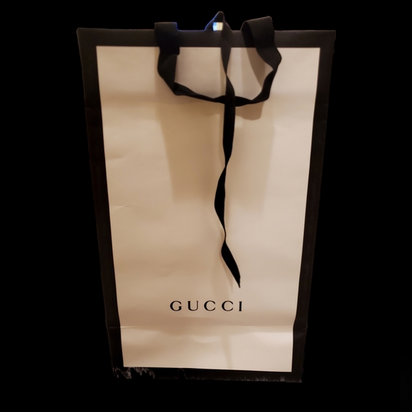 Gucci Handbags - Authentic Gucci shopping bag